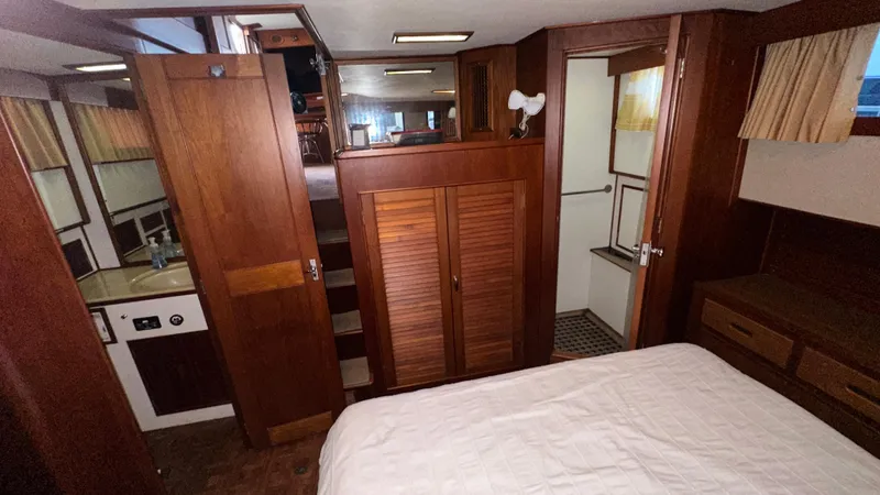 The Dog House Yacht Photos Pics 
