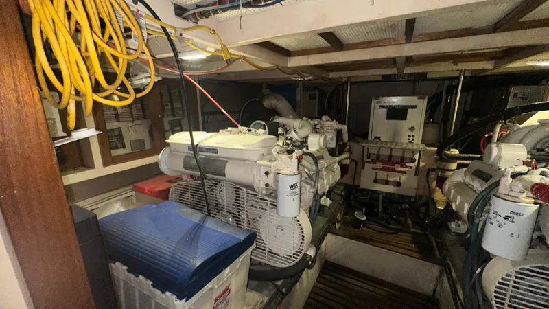 The Dog House Yacht Photos Pics 