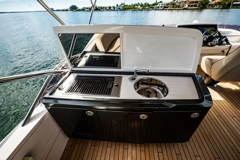  Yacht Photos Pics Princess 65 - Deck Equipment