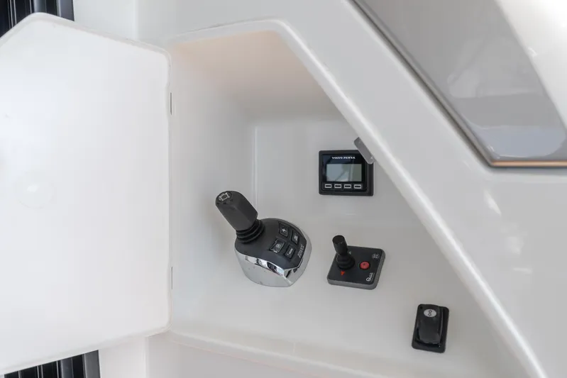 Seaduction Yacht Photos Pics 