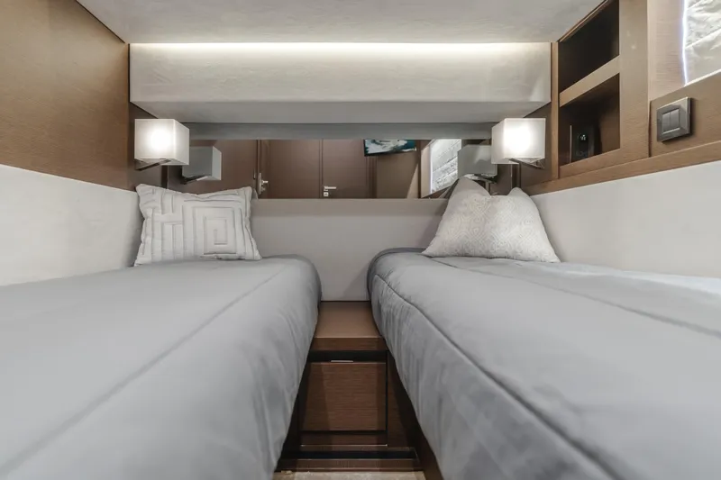 Seaduction Yacht Photos Pics 