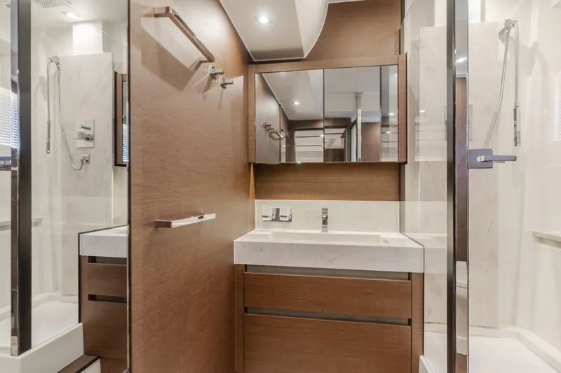 Seaduction Yacht Photos Pics 