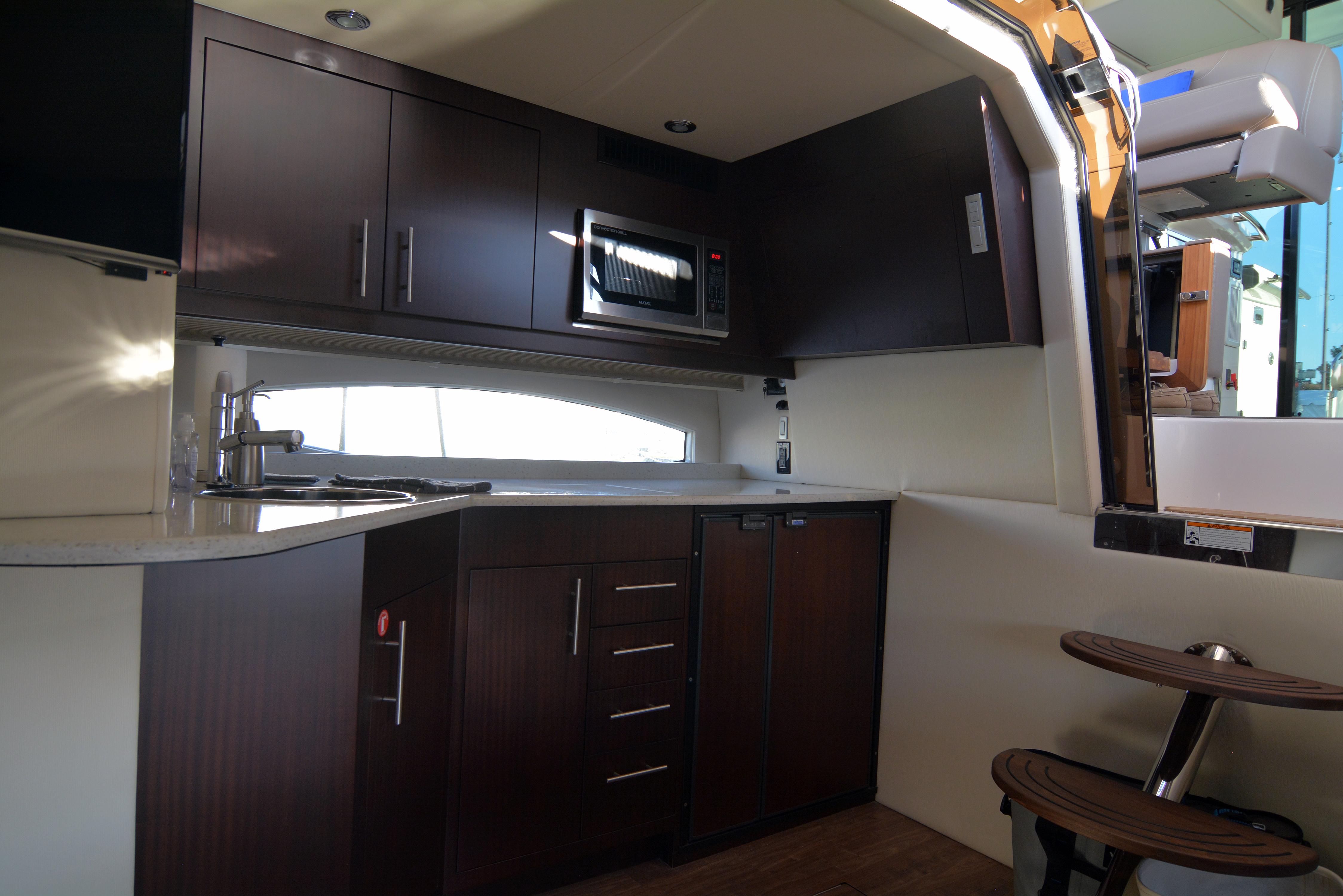 REGAL　Worth collection 2018 Regal 46 Sport Coupe Motor Yachts for sale - YachtWorld