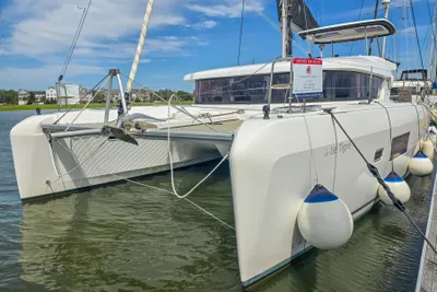Lagoon 42
