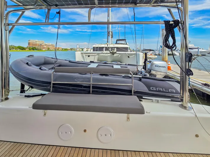 Le Tigre Yacht Photos Pics 