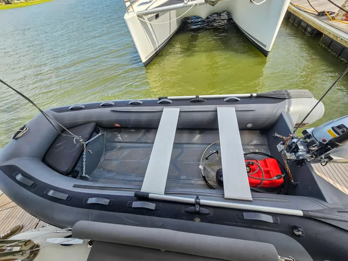 Le Tigre Yacht Photos Pics 