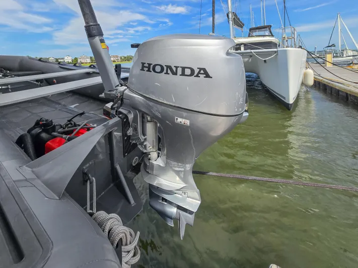 Le Tigre Yacht Photos Pics 