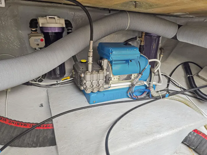 Le Tigre Yacht Photos Pics 