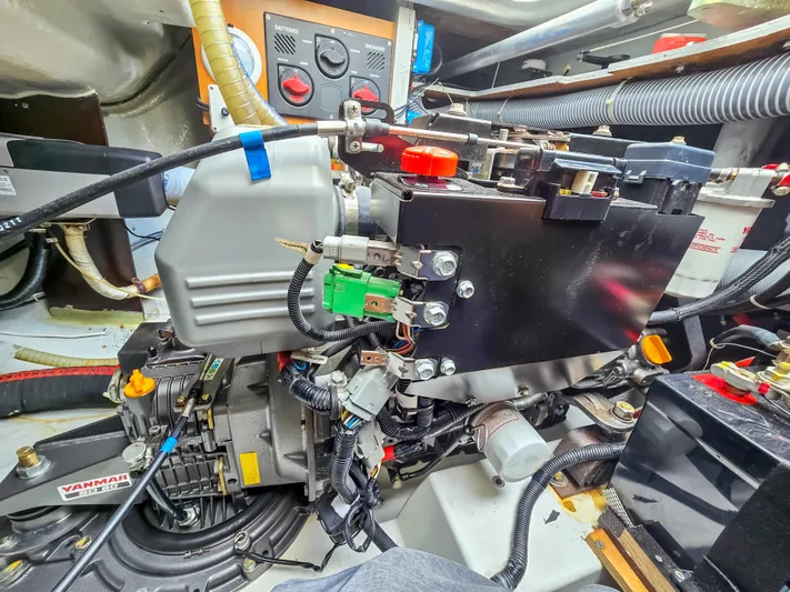 Le Tigre Yacht Photos Pics 