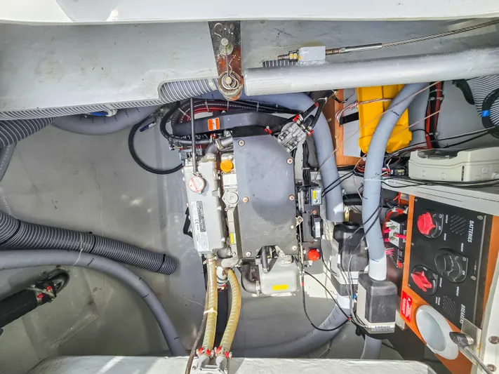 Le Tigre Yacht Photos Pics 