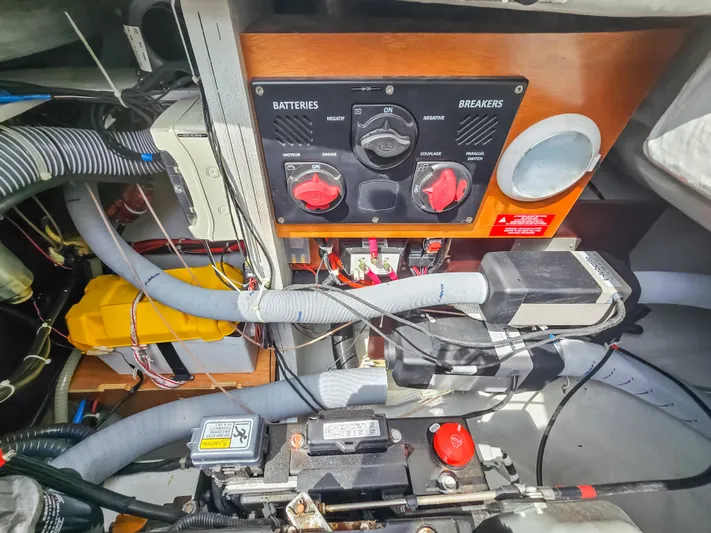 Le Tigre Yacht Photos Pics 