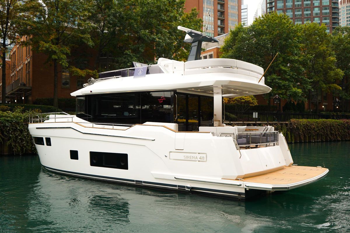 2025 Sirena 48 