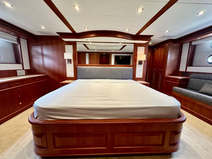 Unicorn Yacht Photos Pics 
