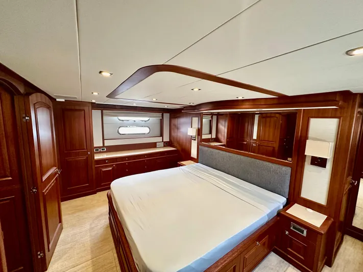 Unicorn Yacht Photos Pics 