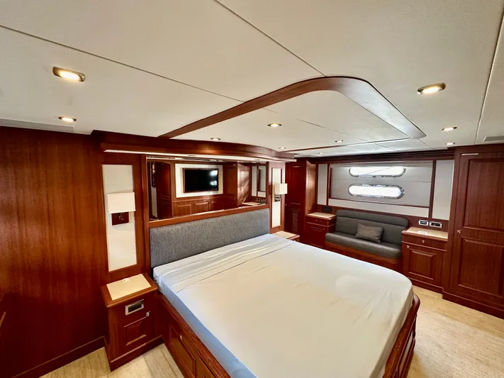 Unicorn Yacht Photos Pics 