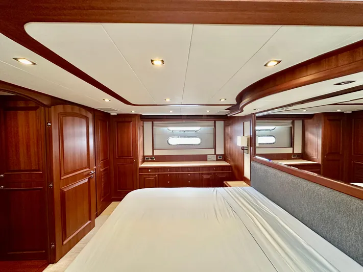 Unicorn Yacht Photos Pics 