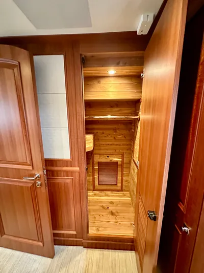 Unicorn Yacht Photos Pics 