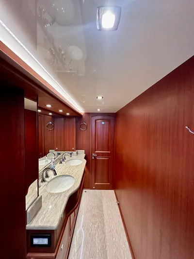 Unicorn Yacht Photos Pics 