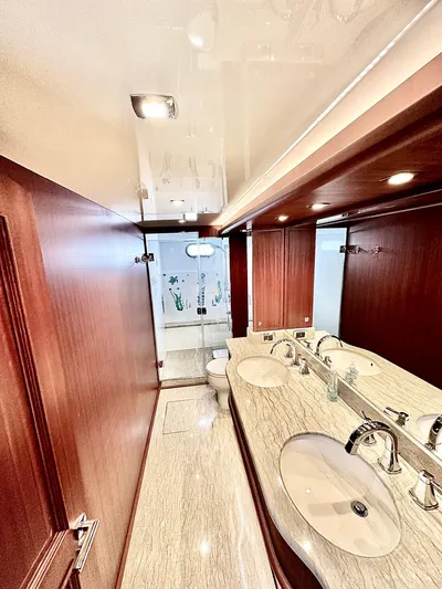 Unicorn Yacht Photos Pics 