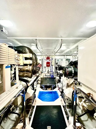 Unicorn Yacht Photos Pics 