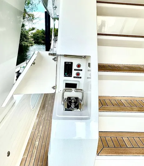 Unicorn Yacht Photos Pics 