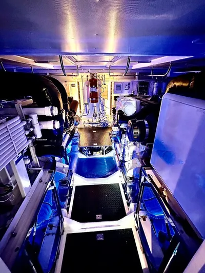 Unicorn Yacht Photos Pics 