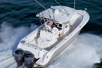 Robalo R300 Center Console