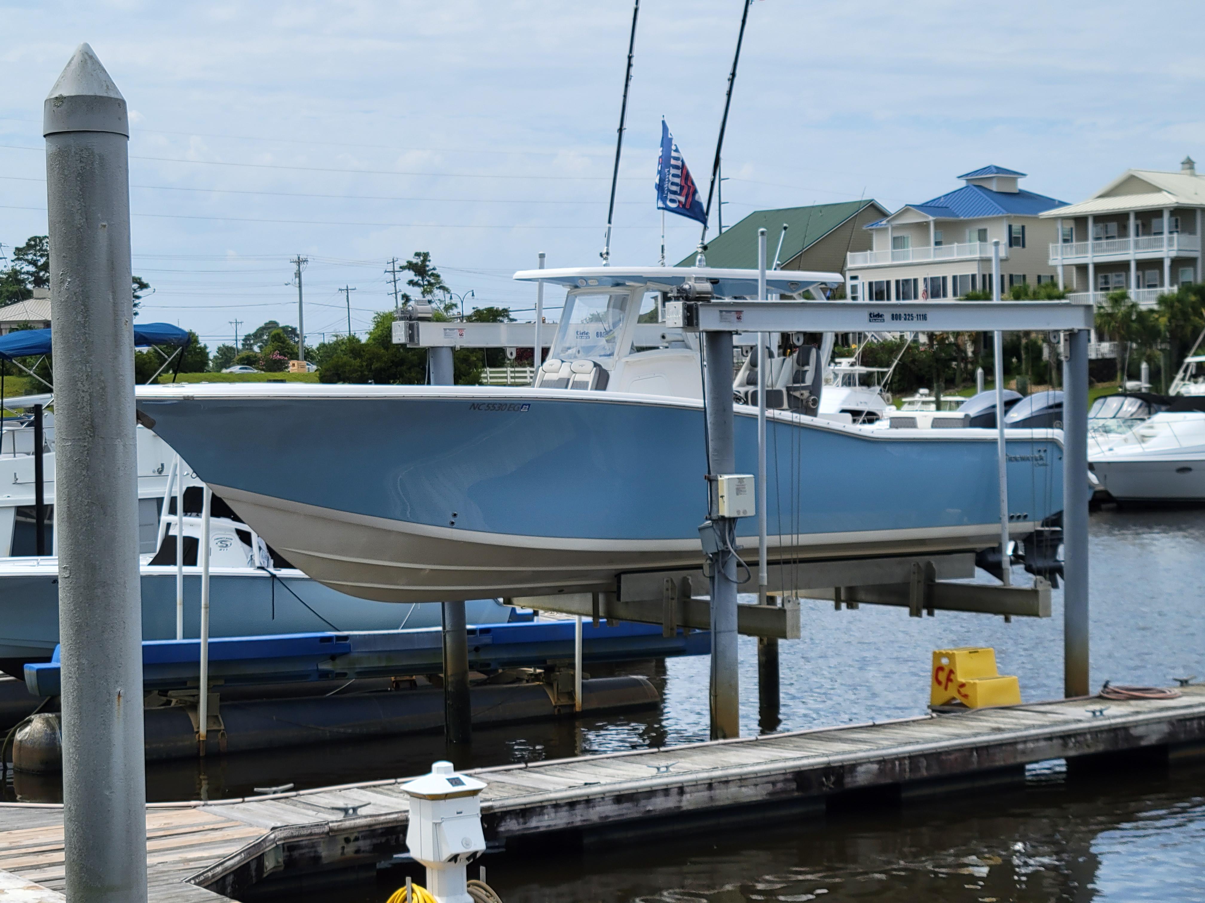 2018 Tidewater 320 CC ADVENTURE CUSTOM Center Console Boote Kaufen YachtWorld