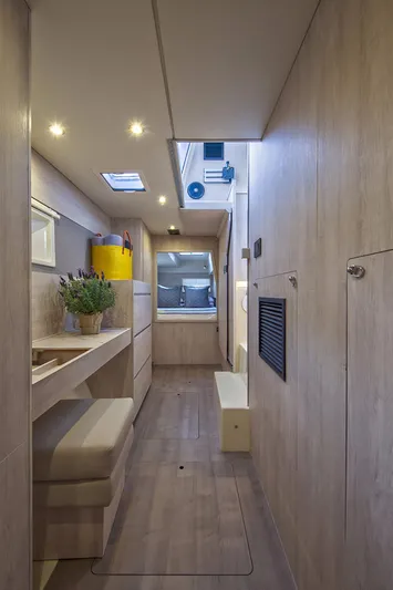  Yacht Photos Pics Manufacturer Provided Image