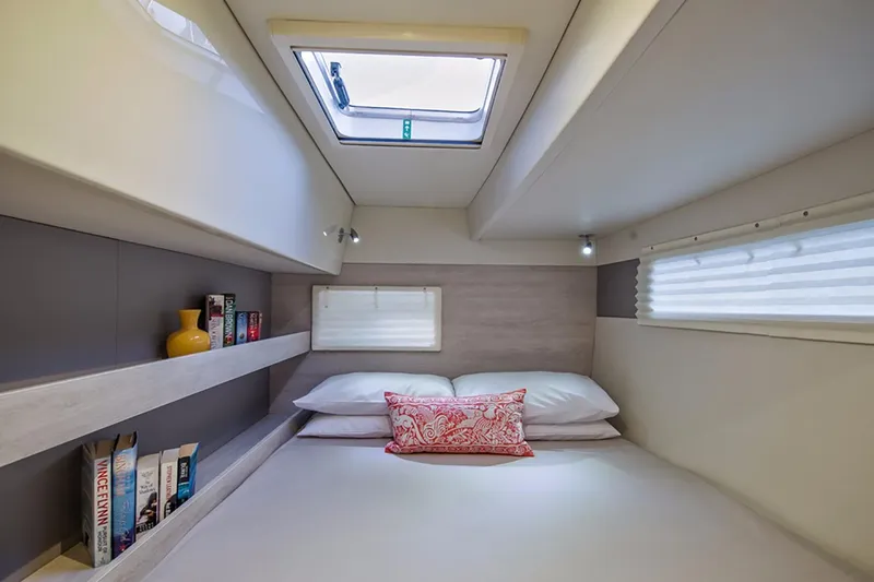  Yacht Photos Pics Manufacturer Provided Image