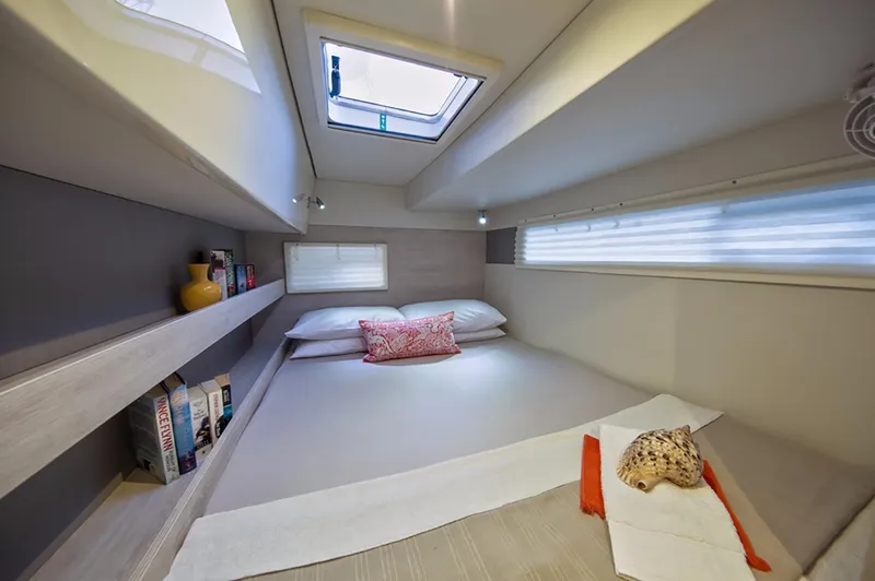  Yacht Photos Pics Manufacturer Provided Image