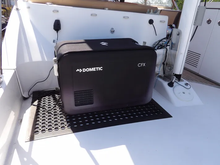 Indigo Yacht Photos Pics 