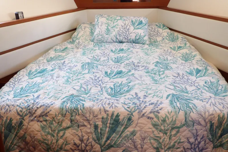 Indigo Yacht Photos Pics 