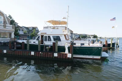 Sabreline 47 Motor Yacht