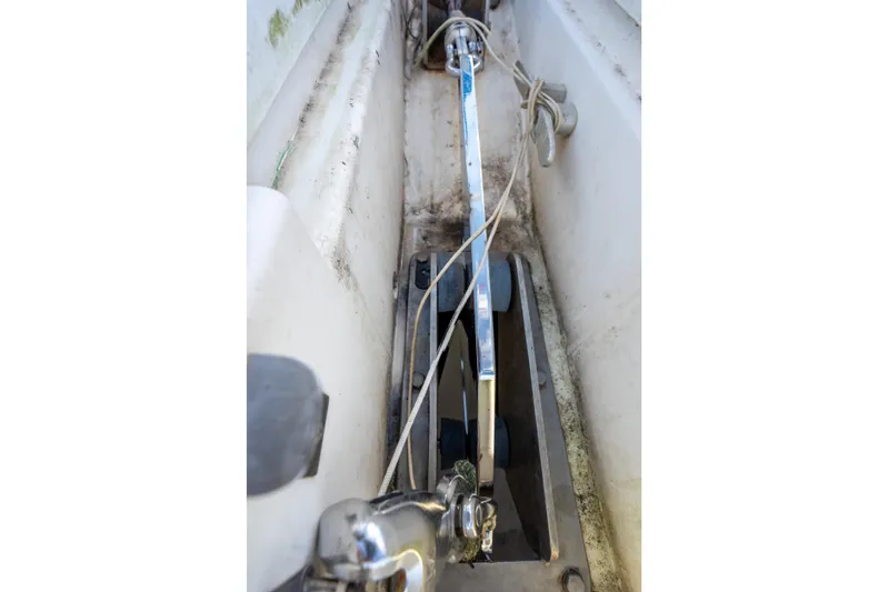 Lovely Cruise Yacht Photos Pics Leopard 38 catamaran steering mechanism, 2011 model, featuring ropes and pulleys.