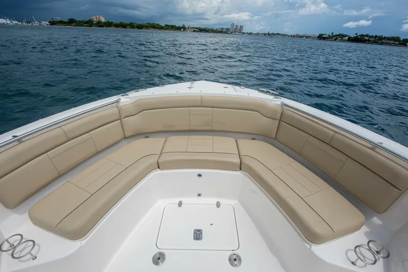 Southern Pass Yacht Photos Pics 2019 Pursuit S 328 Sport - Image 11