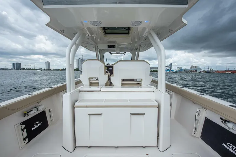 Southern Pass Yacht Photos Pics 2019 Pursuit S 328 Sport - Image 23