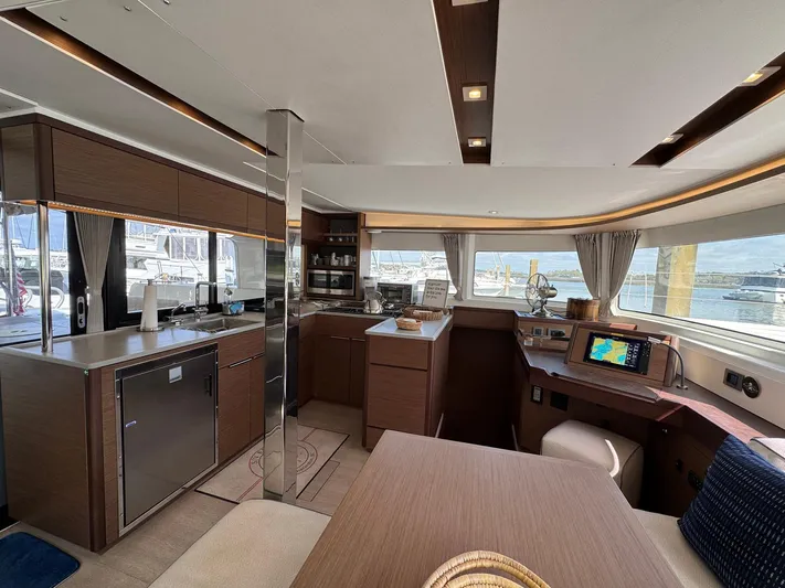 Eden Yacht Photos Pics 