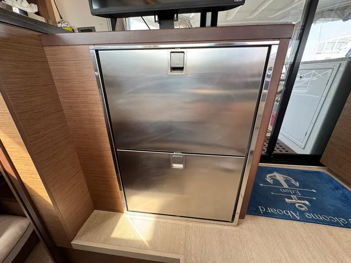 Eden Yacht Photos Pics 