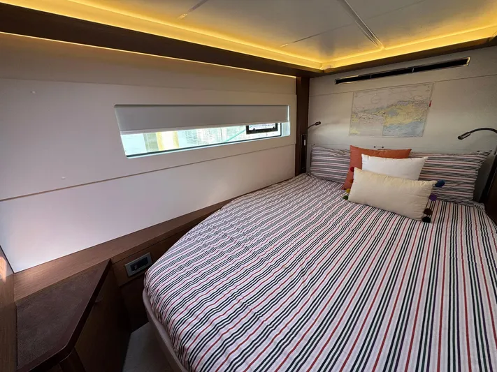 Eden Yacht Photos Pics 