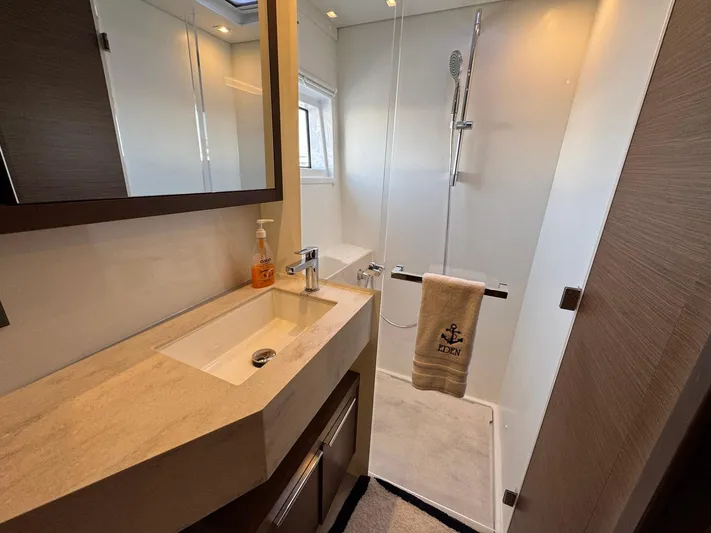 Eden Yacht Photos Pics 