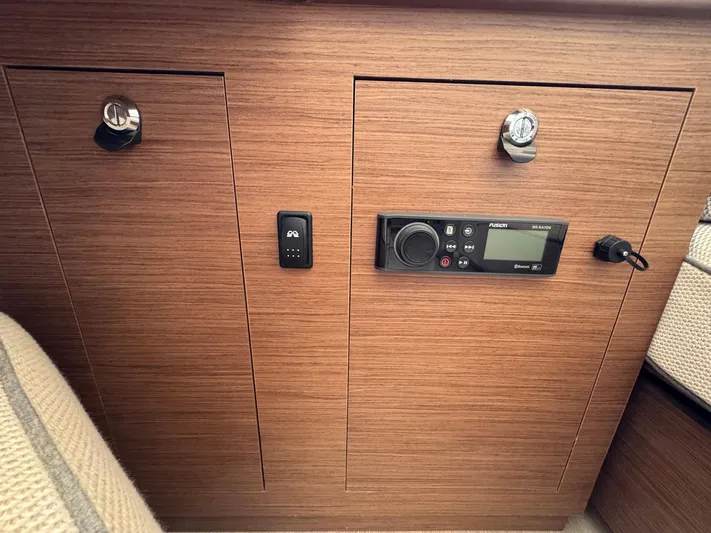 Eden Yacht Photos Pics 