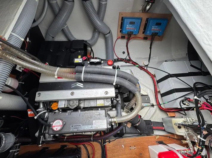 Eden Yacht Photos Pics 