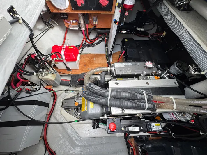 Eden Yacht Photos Pics 