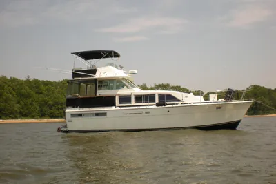 Bertram 42 Flybridge Motor Yacht