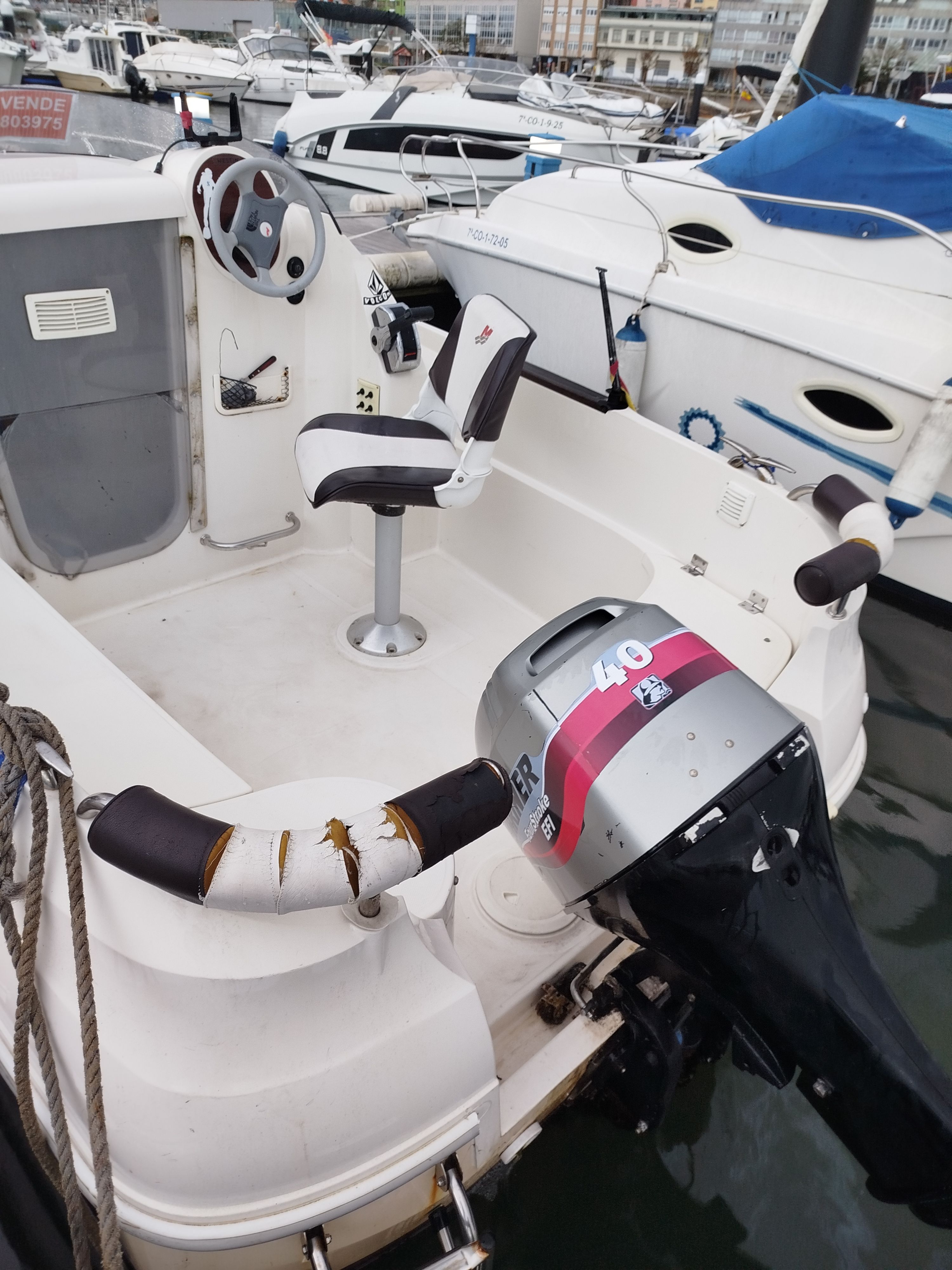 2005 Quicksilver 460 Cruiser