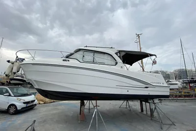 Beneteau Antares 8