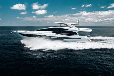 Galeon 800 Fly