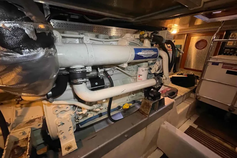 Free Ride Yacht Photos Pics Engine room of a 2002 President Trawler with a Diamond Performance Series engine.
