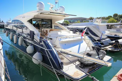 2013 Princess V72